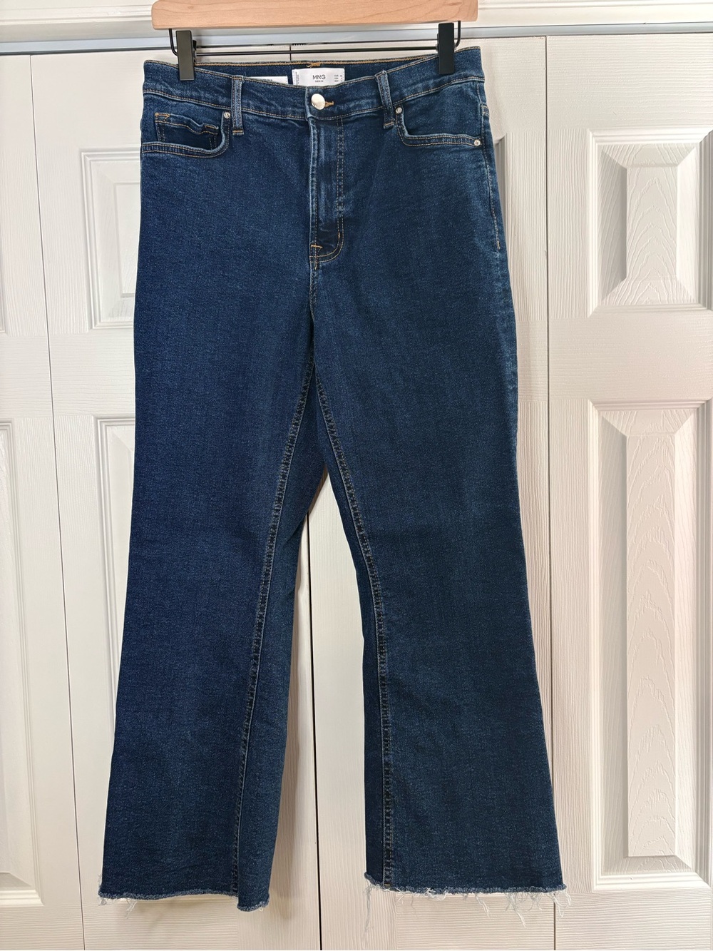 Women’s Mango MNG Sienna High Waist Bootcut raw hem Jeans size 8